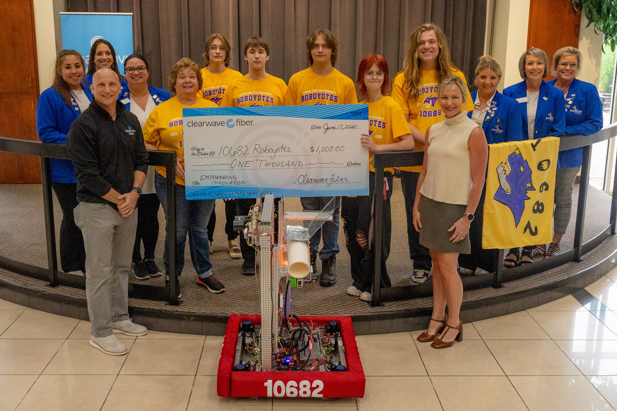 Clearwave Fiber Donates $1,000 to Salina Roboyotes Robotics Team