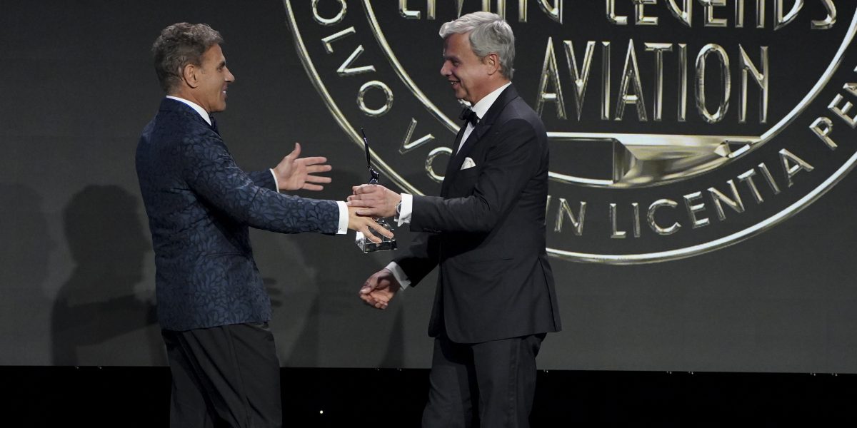 FLEXJET CHAIRMAN KENN RICCI HONORS GEORGE A. ANTONIADIS WITH THE KENN RICCI LIFETIME LIVING LEGENDS OF AVIATION ENTREPRENEUR AWARD