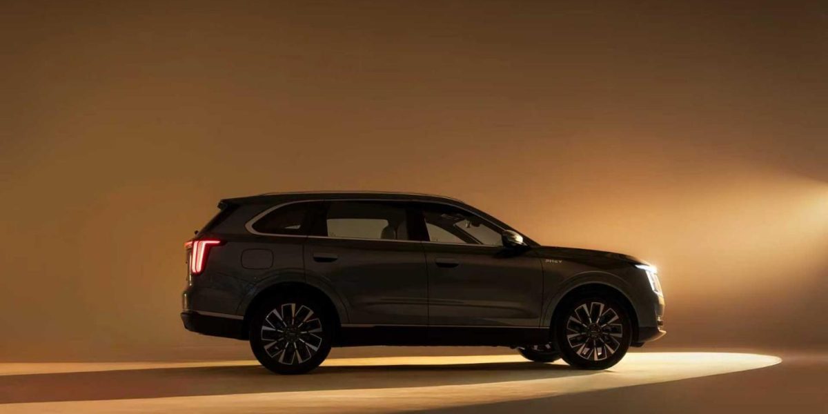 SOUEAST returns to Dubai Fashion Week as official automotive partner, redefining aesthetics of mobility