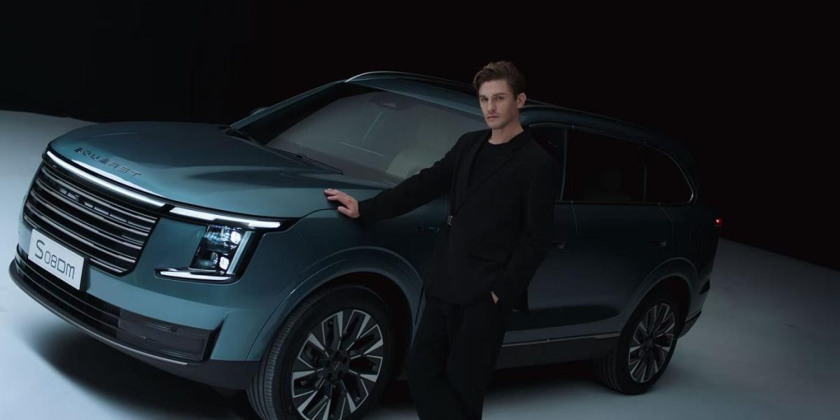 SOUEAST's Newest S08 DM To Make UAE Debut at Dubai Fashion Week