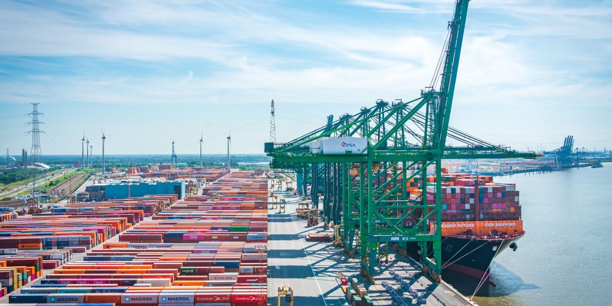 Kalmar supplies hybrid straddle carriers to PSA Antwerp