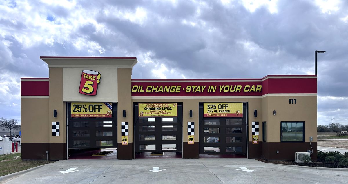 Take 5 Oil Change Brings Its Stay-in-Your-Car Service to Corsicana with First Local Shop