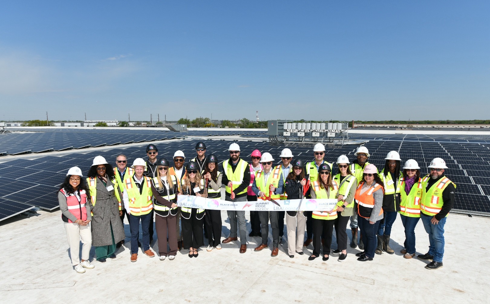 Summit Ridge Energy and Black Bear Energy Celebrate a New Illinois Shines Community Solar Rooftop Project Hosted by LBA Logistics