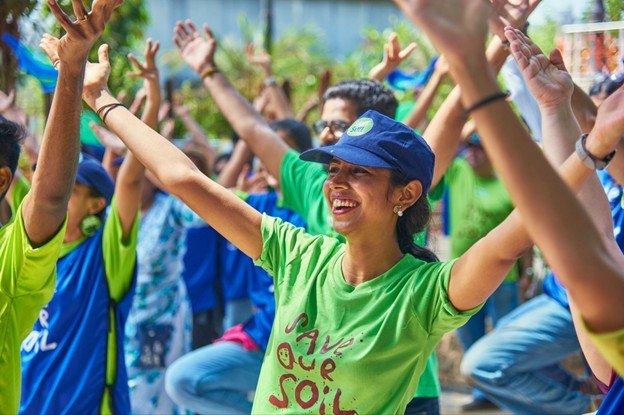 Thousands Join Sadhguru's Save Soil Movement in ‘Walks for Soil’ Across Four Continents